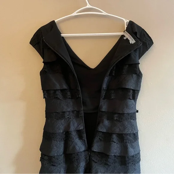 Maggy London Black Tiered Lace V-Neck Cap Sleeve Mini Dress - Size 6 EUC - Picture 10 of 16